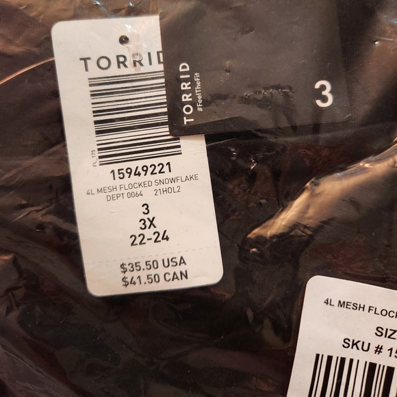 ❤️NWT TORRID LEGGING MESH SNOWFLAKE BLACK PREMIUM LEGGING - PLUS SIZE - Picture 5 of 9